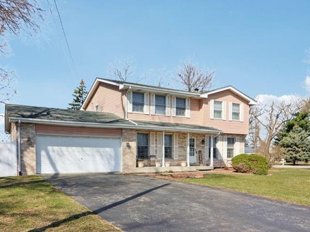 House for sale in Crestwood, Illinois