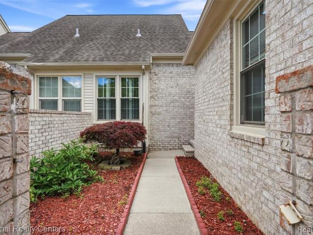 Condo for sale in Sterling Heights, Michigan