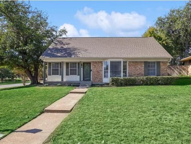 House for sale in Farmers Branch, Texas