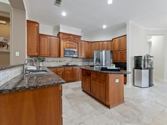 House for sale in Cypress