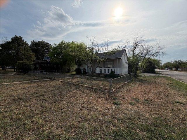 House for sale in Taylor, Texas