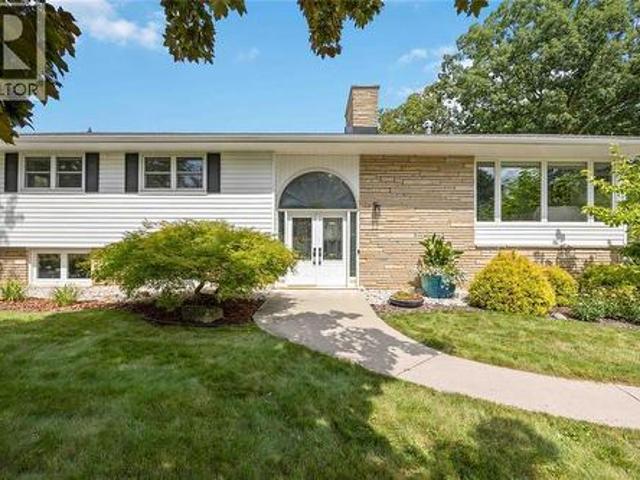 House for sale in Brights Grove, Ontario