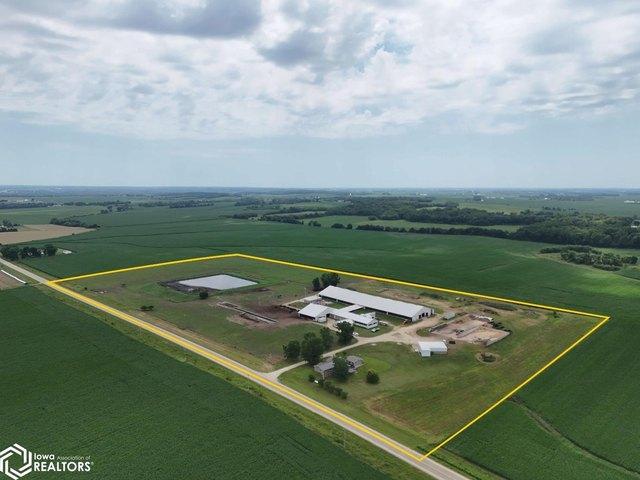 Farm for sale in Linn, Iowa
