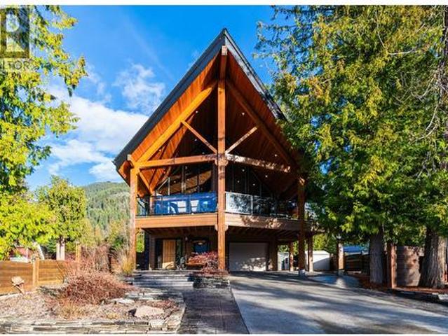 Property for sale in Sirdar, British Columbia
