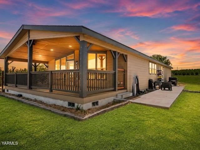 House for sale in Granger, Washington