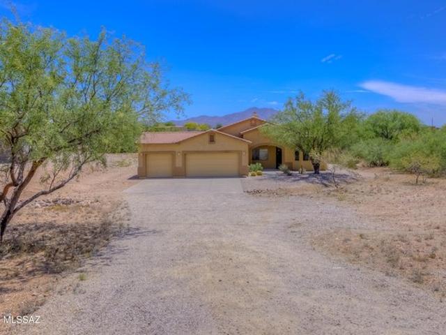 House for sale in Vail, Arizona