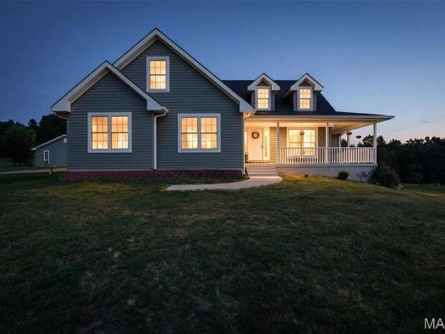 House for sale in De Soto, Missouri