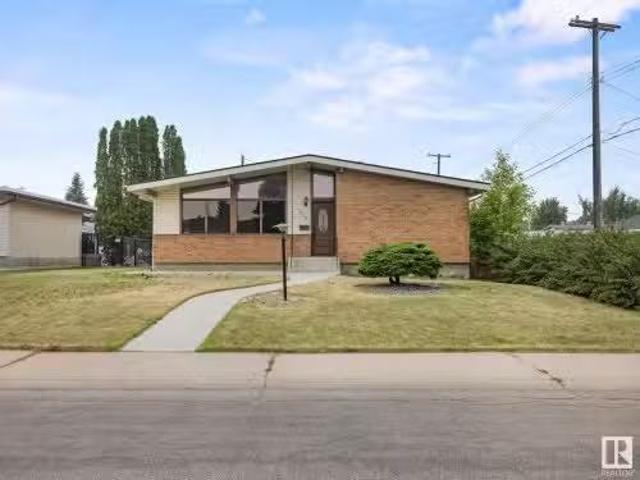 House for sale in Wedgewood, Alberta