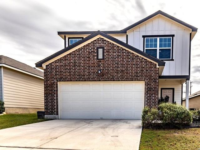 House for sale in Saint Hedwig, Texas