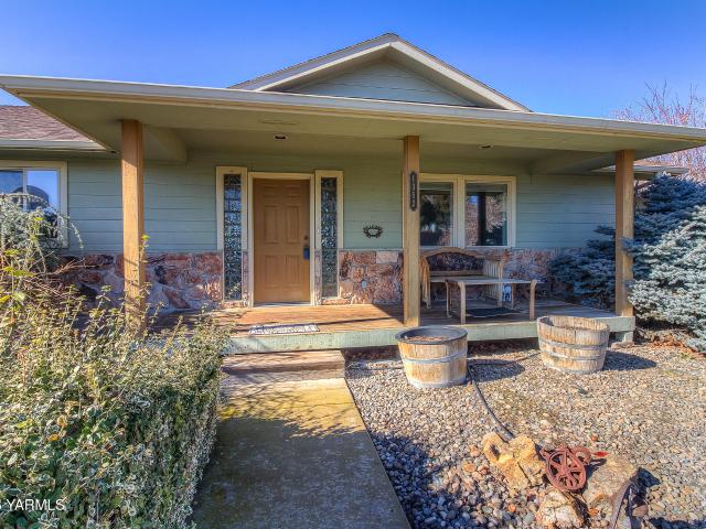 House for sale in Zillah, Washington