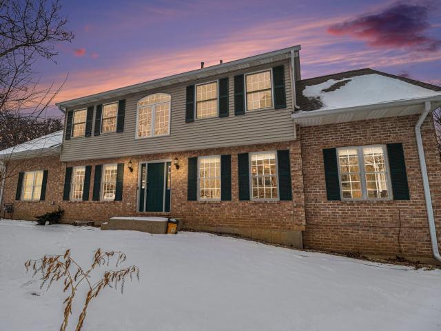 House for sale in Streamwood, Illinois