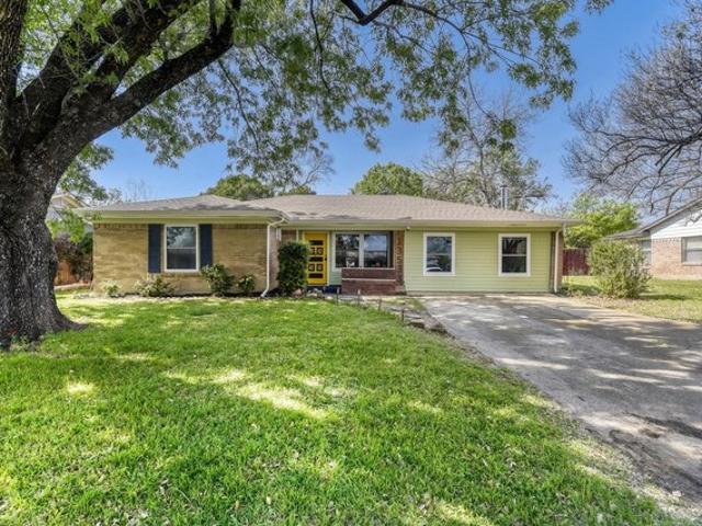 House for sale in Farmers Branch, Texas
