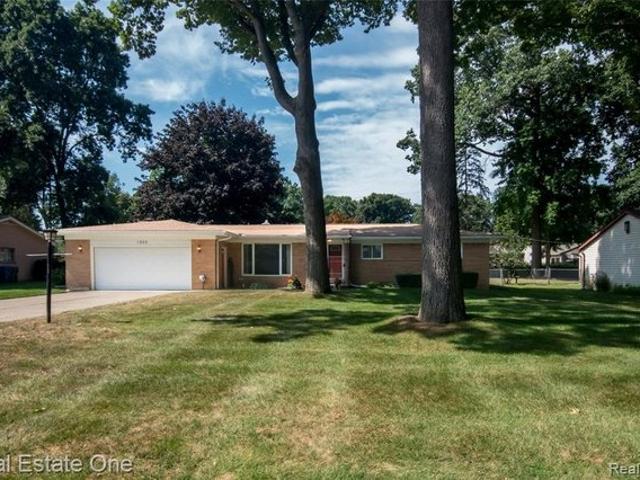 House for sale in Waterford, Michigan