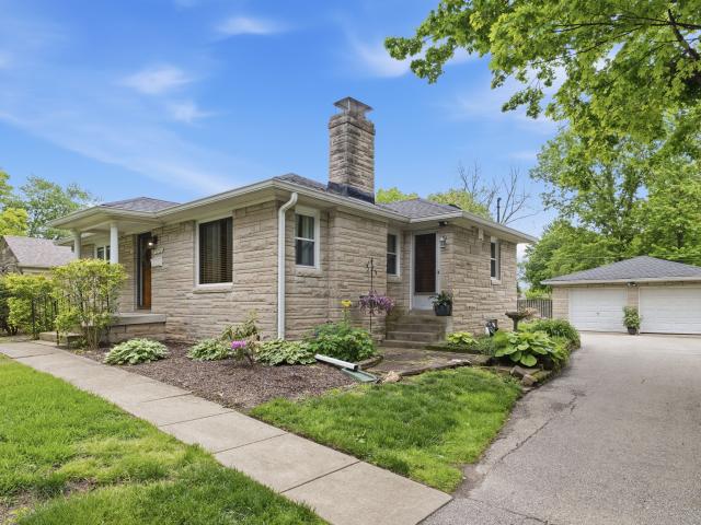 House for sale in Homecroft, Indiana