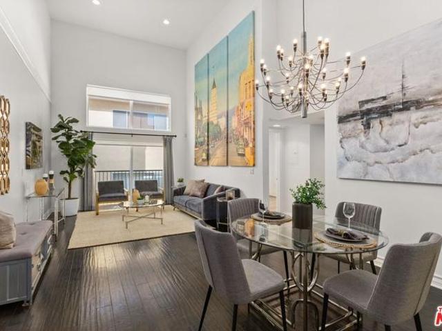 Condo for sale in Canoga Park, California