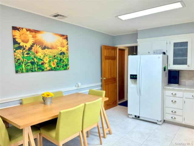House for sale in Baldwin Place, New York