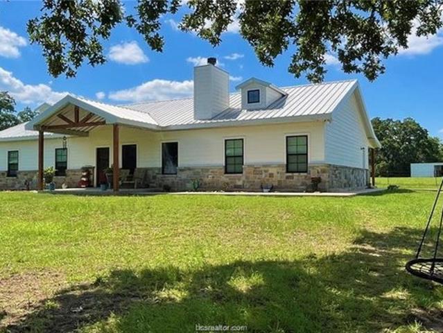 House for sale in Milam, Texas