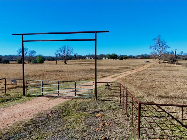 House for sale in Milam, Texas