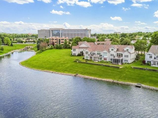 Townhouse for sale in Clive, Iowa