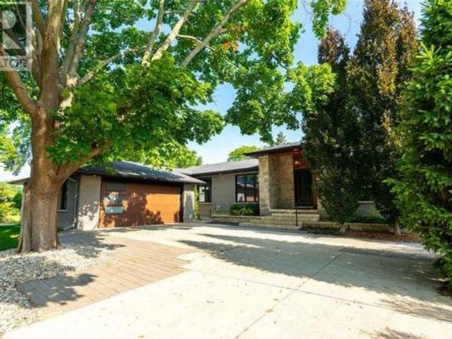 House for sale in Brights Grove, Ontario