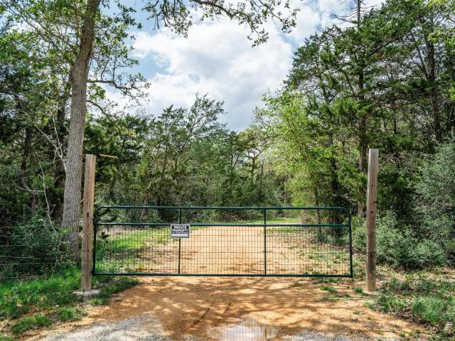 House for sale in Paige, Texas