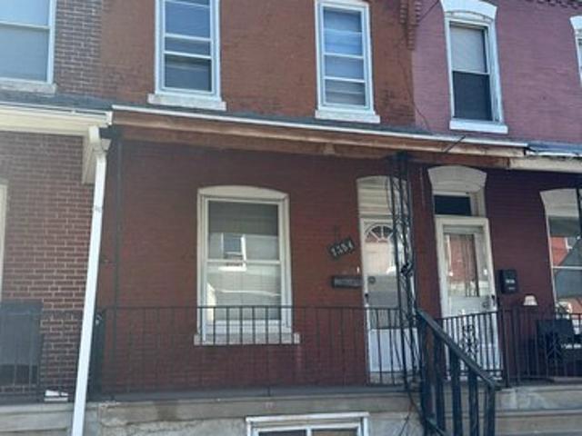 Townhouse for sale in Grays Ferry, Philadelphia