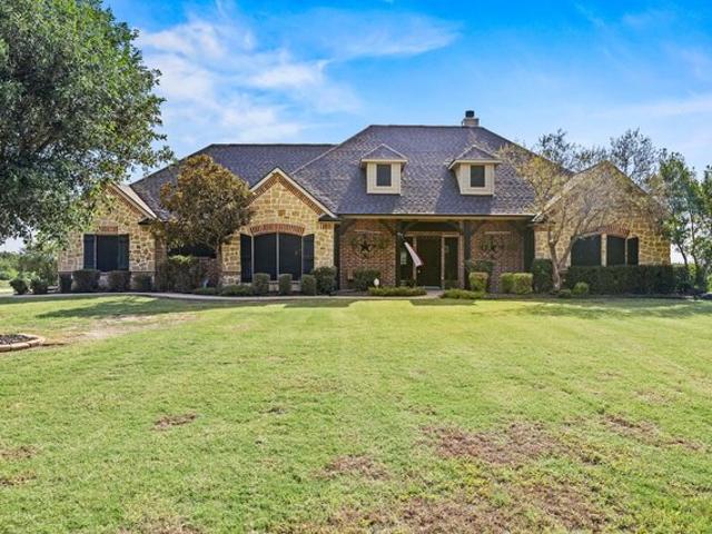 House for sale in Wills Point, Texas