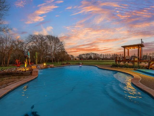 House for sale in Henderson, Texas