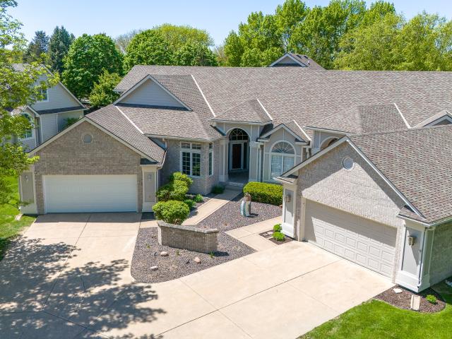Condo for sale in Clive, Iowa