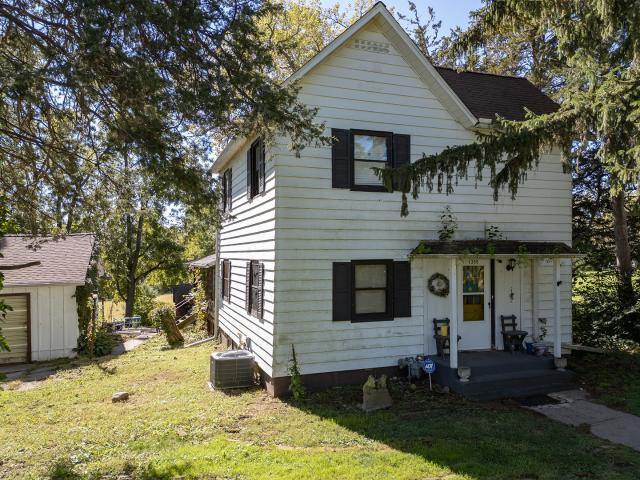 House for sale in Clinton, Clinton County
