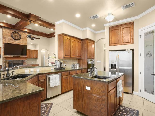 House for sale in Lockhart, Caldwell County
