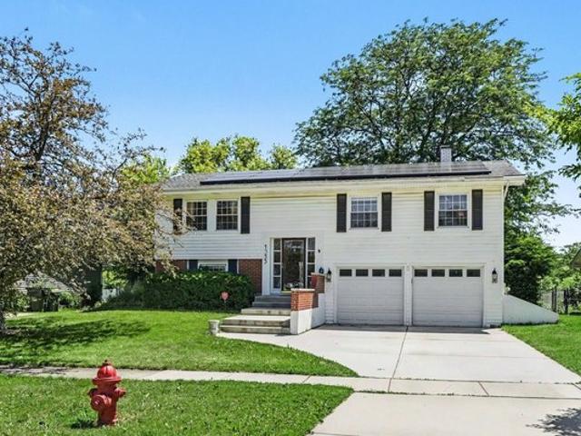 House for sale in Hoffman Estates, Illinois