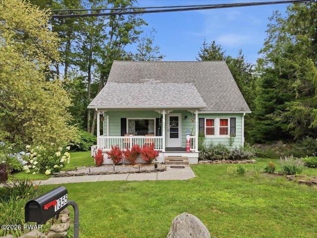 House for sale in Lake Ariel, Pennsylvania