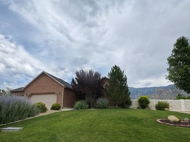 House for sale in Mona, Utah