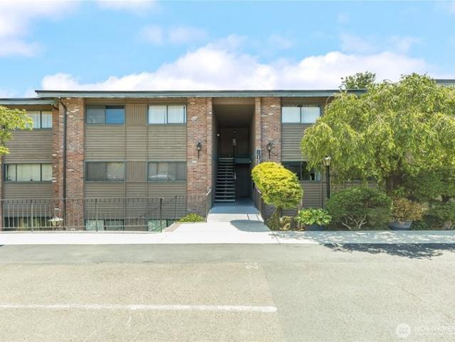 Condo for sale in Tukwila, Washington