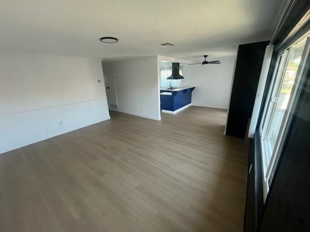 Apartment for rent in Midway City, California