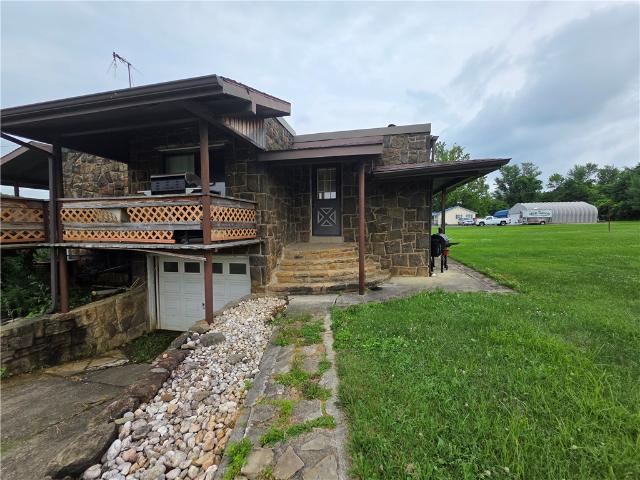 House for sale in Farmington, Pennsylvania