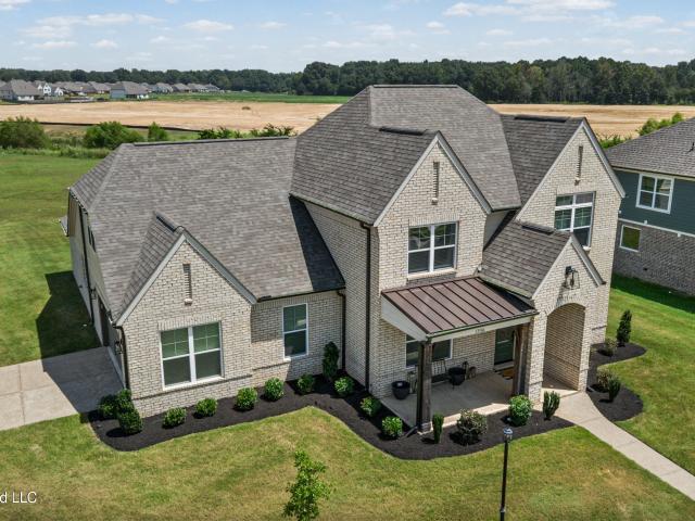 House for sale in Nesbit, Mississippi