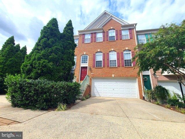 Townhouse for sale in Virginia