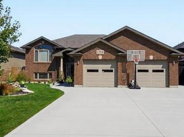 House for sale in Lakeshore, Ontario