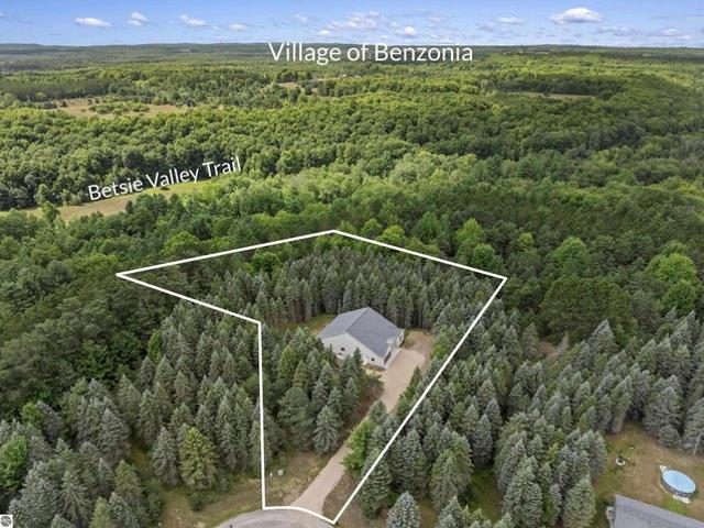 House for sale in Benzonia, Michigan