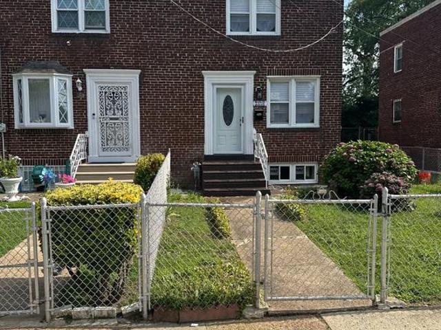 Townhouse for sale in Camden, New Jersey