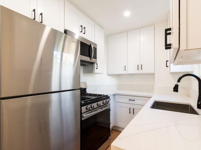 Apartment for rent in Costa Mesa, California