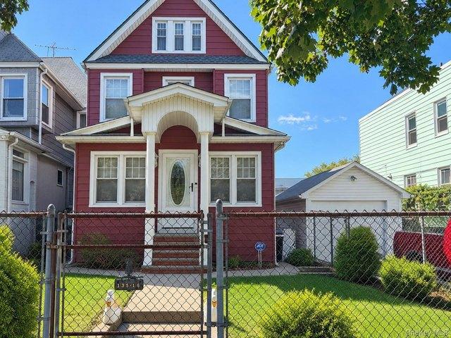 House for sale in Queens, Arverne