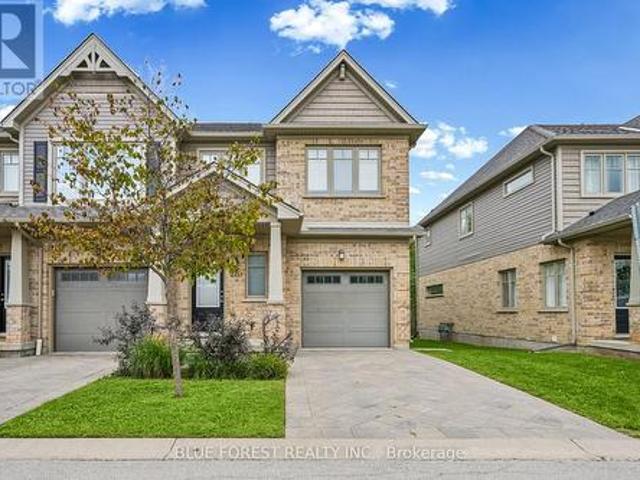 Townhouse for sale in Arva, Ontario