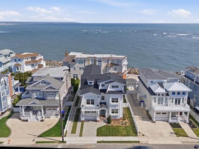 House for sale in Avalon, New Jersey