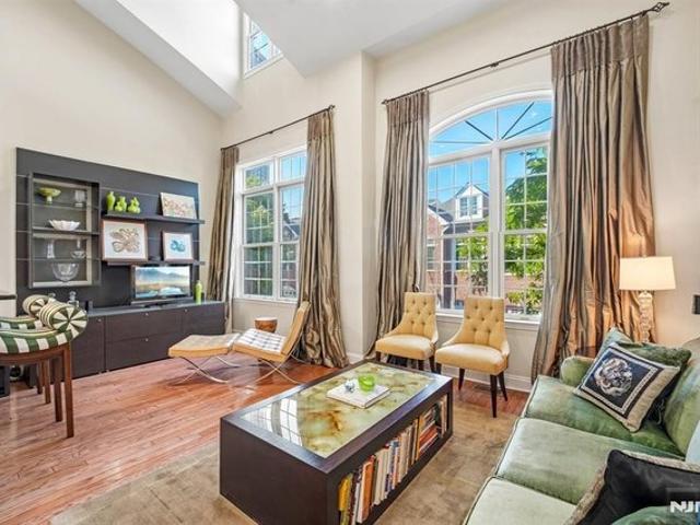 Townhouse for sale in Hudson, New Jersey