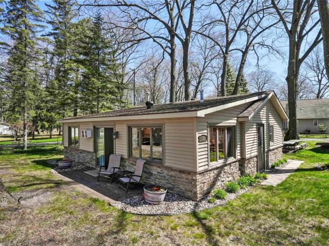 Condo for sale in Houghton Lake