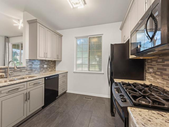 Condo for sale in Romeoville Condo for sale in Romeoville