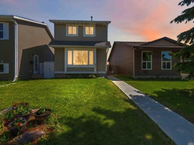 House for sale in Gibbons, Alberta